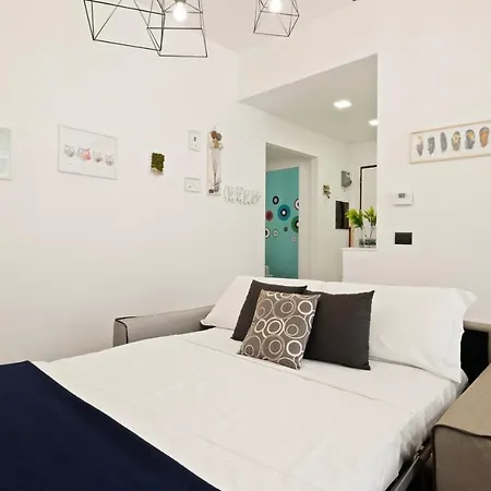 3 Bed Modern Flat - 15 Minutes Walk To Colosseum *