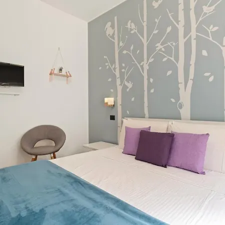3 Bed Modern Flat - 15 Minutes Walk To Colosseum Apartment