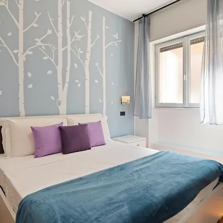 3 Bed Modern Flat - 15 Minutes Walk To Colosseum Apartment