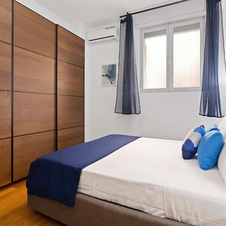 3 Bed Modern Flat - 15 Minutes Walk To Colosseum * Rome